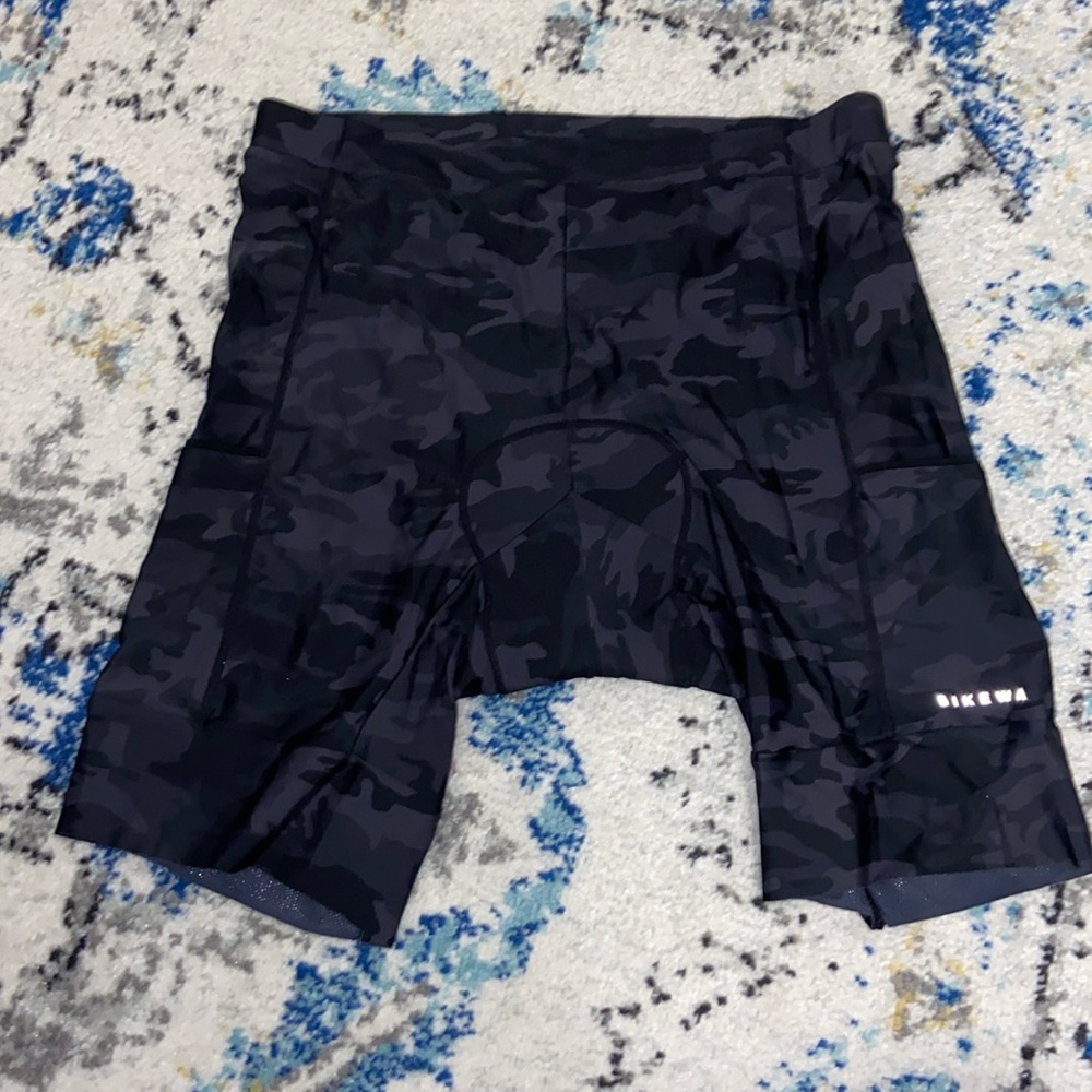 Bikewa Mens Padded Cycling Shorts XXL EUC Black Camo
